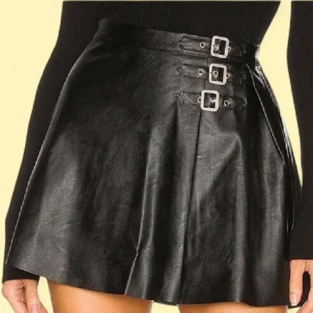 Superdown Black Women's Skirt with Buckle Detail